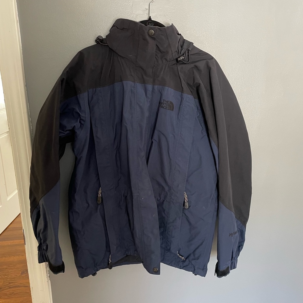 North face navy and black windbreaker